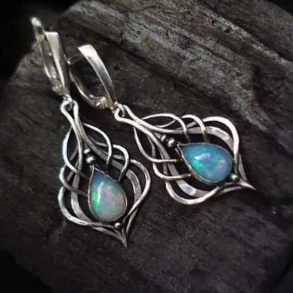 NWT! Silver Tone Scroll Filigree Pierced Dangle Earrings! $18 each OR 2/$30! - Picture 7 of 9